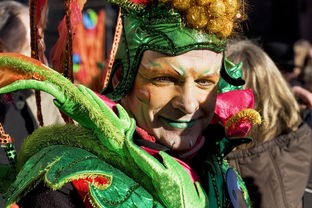 (龙魂战神最帅三个画法新人)龙魂战神最帅三个画法的深度解析