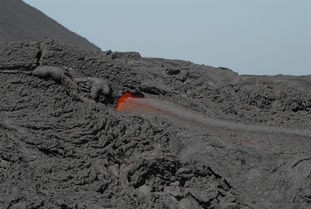 (掉进岩浆是什么感觉)探秘岩浆世界，掉入岩浆后的命运之谜
